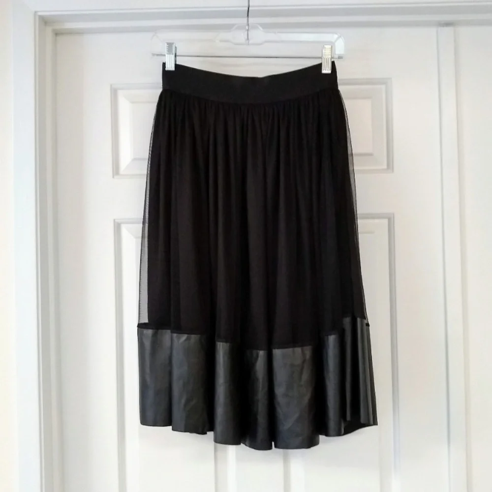 Francesca’s Clara Black Tulle Midi Skirt